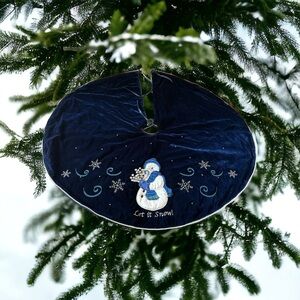Vintage Embroidered Christmas Tree Skirt Snowman “Let It Snow” Crush Velvet Blue